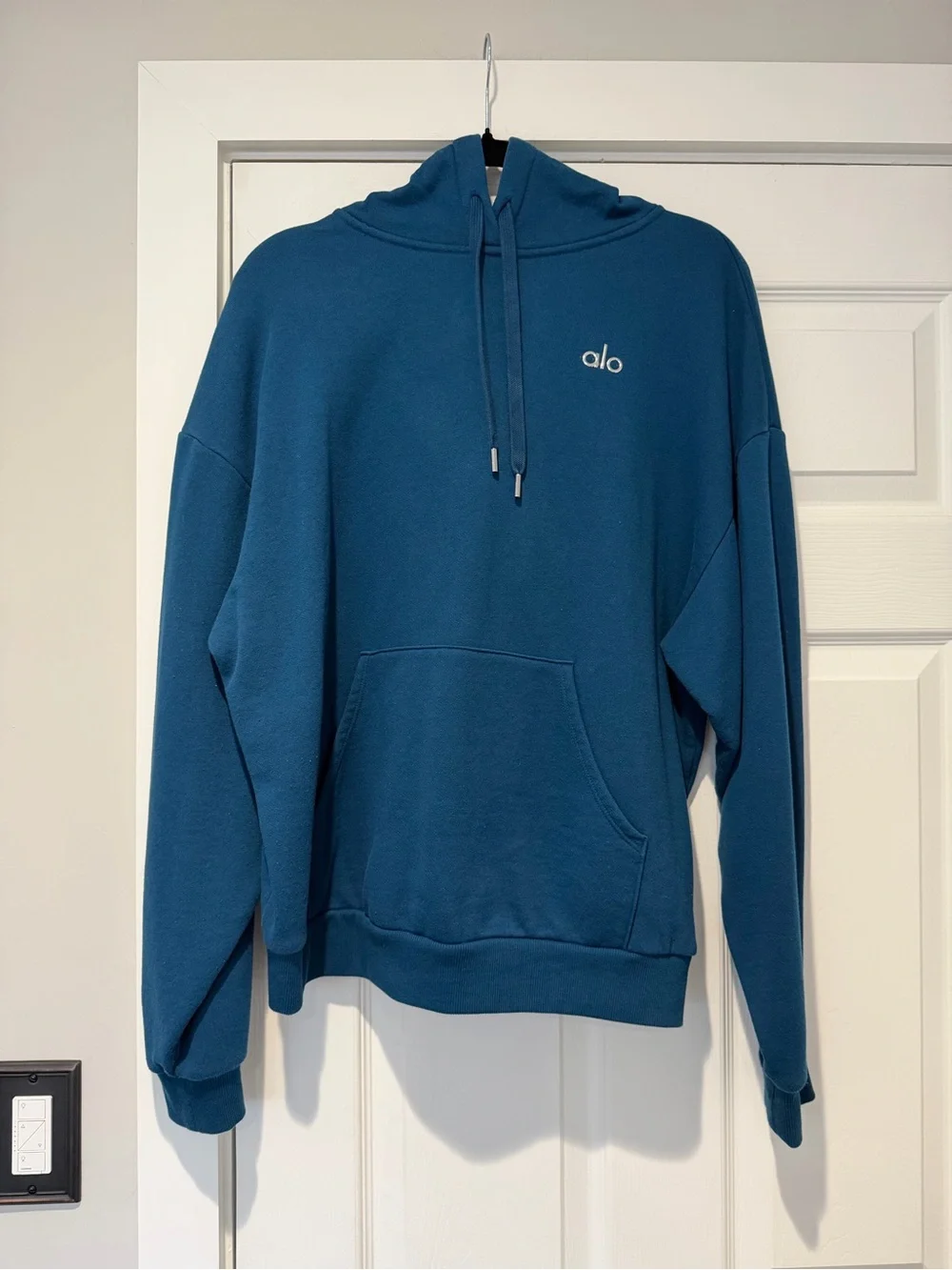 Auth. ✅ RARE ALO Yoga “Eclipse Blue” Accolade Hoodie Size Medium 💙